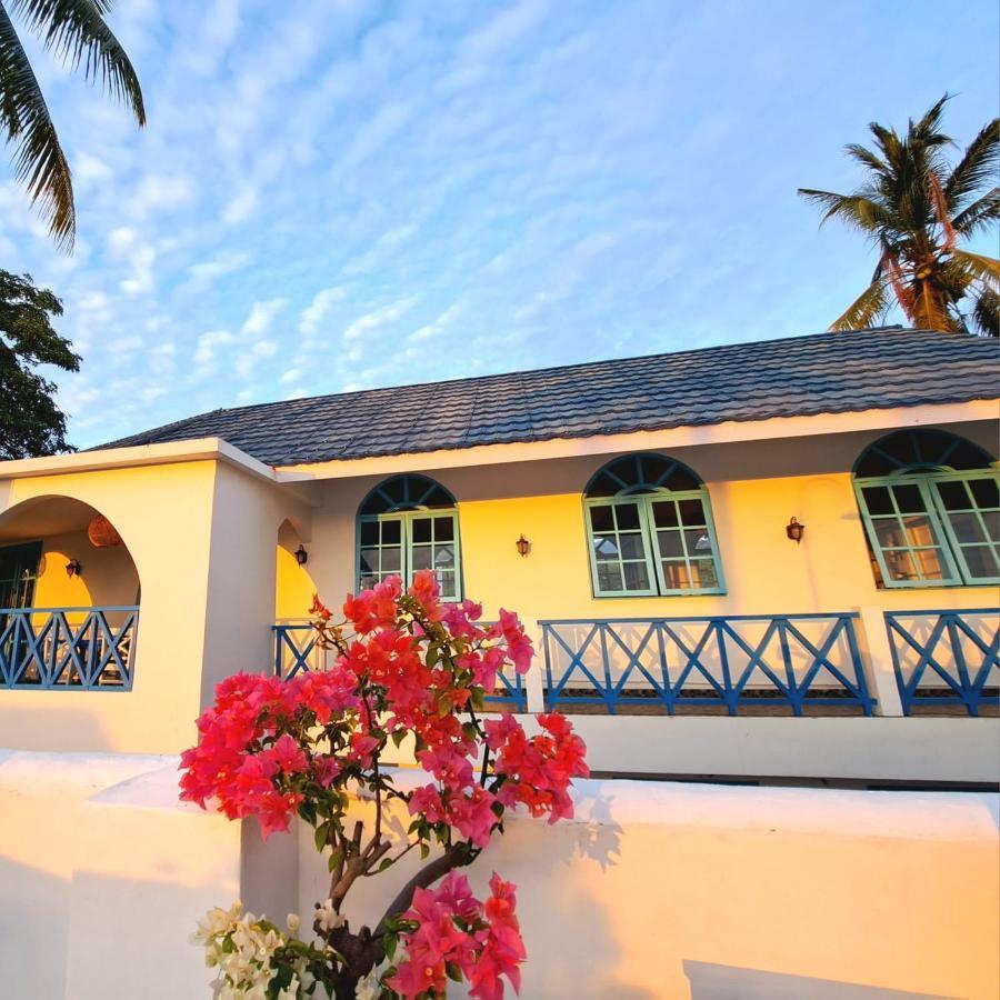 Anjo Maumere Hotel & Restaurant 외부 사진
